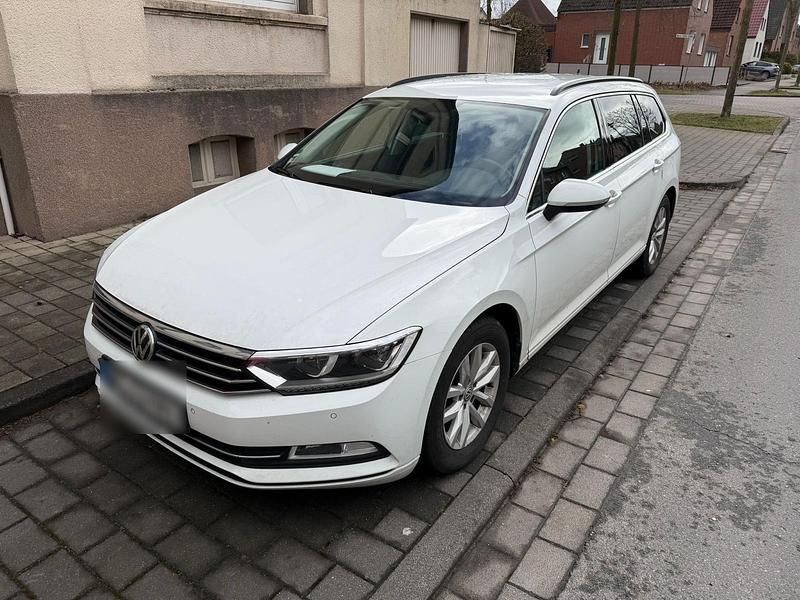 Gebraucht VW Passat 150 PS (110 kW) 2018 Weiß Kombi