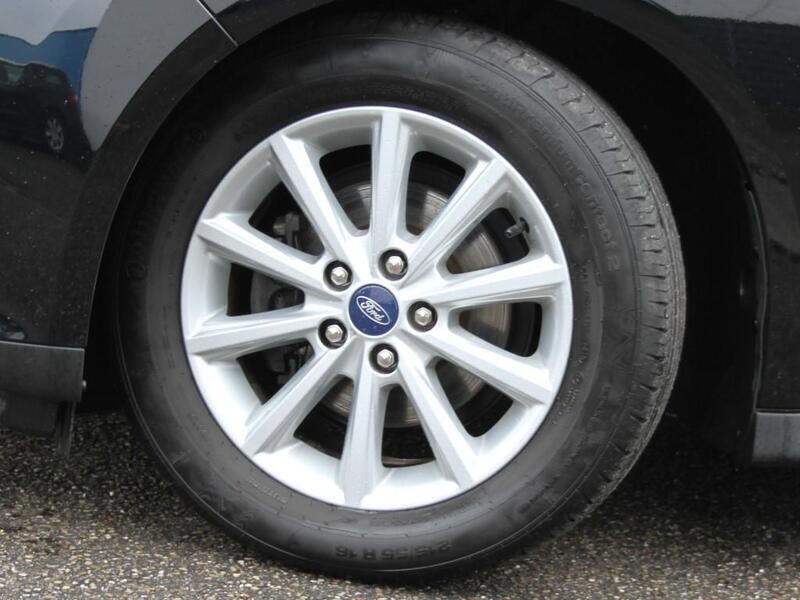 Gebraucht Ford C-MAX Titanium 125 PS (91 kW) 2019 Schwarz Van / Kleinbus