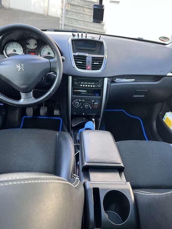 Gebraucht Peugeot 207 Premium 95 PS (69 kW) 2011 Grau Kombi