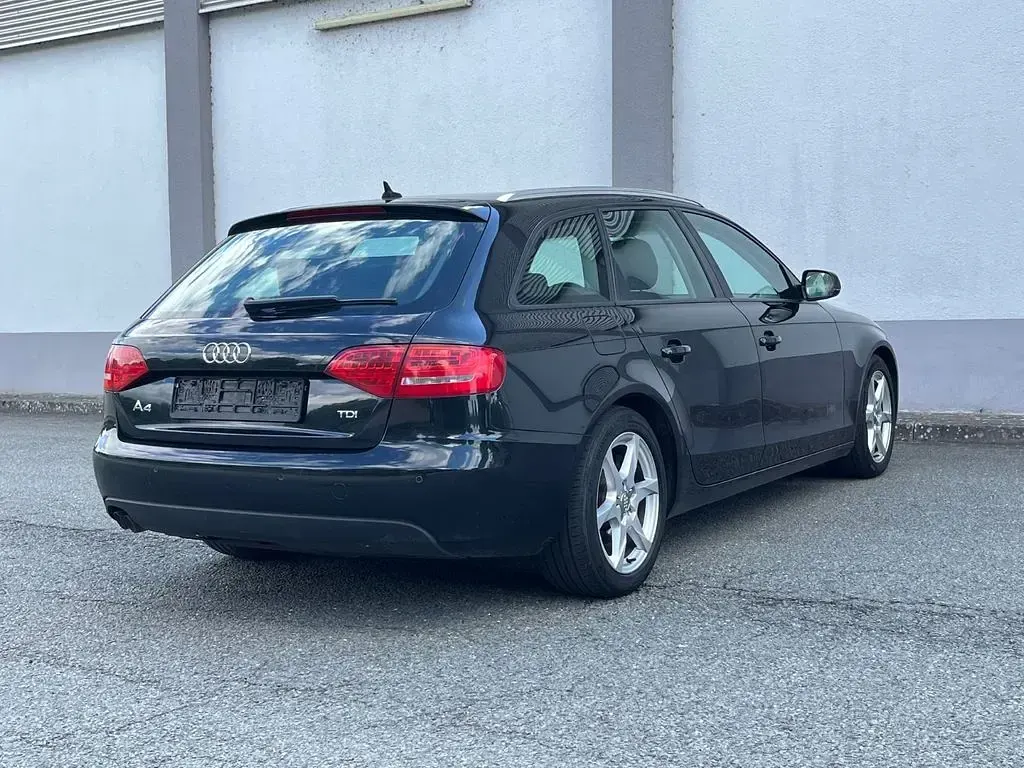 Gebraucht Audi A4 Ambition 143 PS (105 kW) 2012 Schwarz Kombi