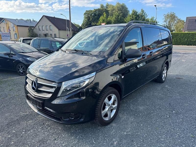 Schwarz Gebraucht 2018 Mercedes Vito Van | 16.666 € (Etwas zu teuer) - Bild 1/4