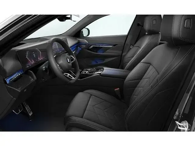Gebraucht BMW 540 M Sport 303 PS (222 kW) 2025 Schwarz Limousine