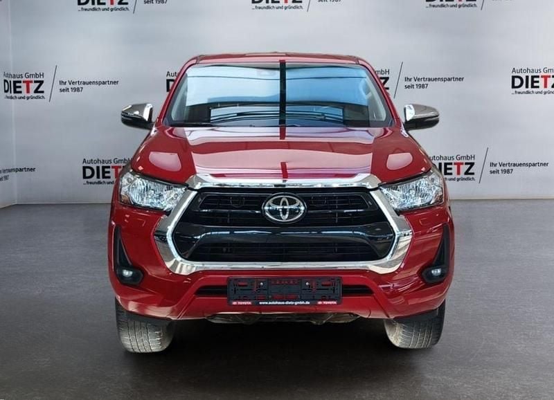 Gebraucht Toyota HiLux Comfort 204 PS (150 kW) 2022 Rot Abholung