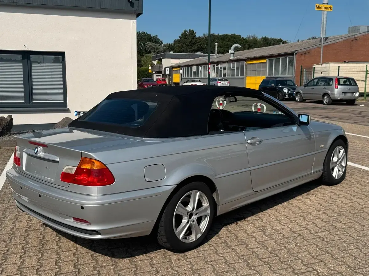 Gebraucht BMW 323 Cabriolet 170 PS (125 kW) 2000 Silber Cabrio