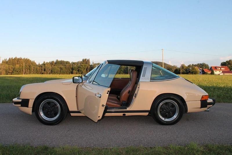Gebraucht Porsche 911 179 PS (131 kW) 1975 Gelb Cabrio