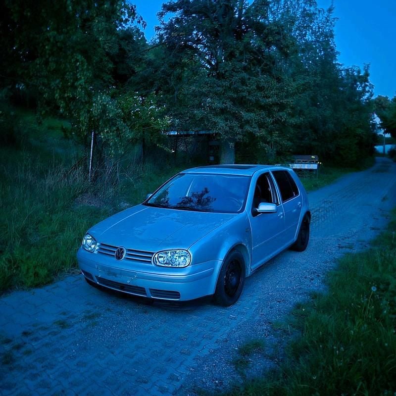 Silber Gebraucht 1998 VW Golf IV Kleinwagen | 450 € (Superpreis) - Bild 1/4