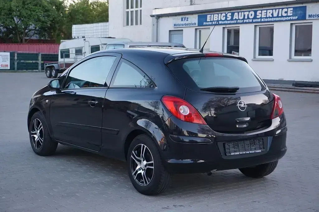 Second-hand Opel Corsa 90 CP (66 kW) 2007 Negru Hatchback