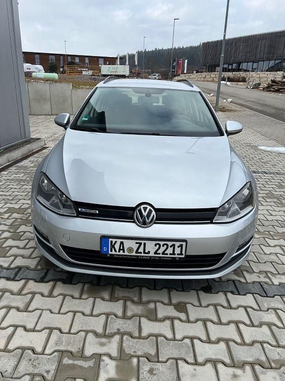 Silber Gebraucht 2015 VW Golf VII Trendline Kombi | 5.750 € (Guter Preis) - Bild 1/4