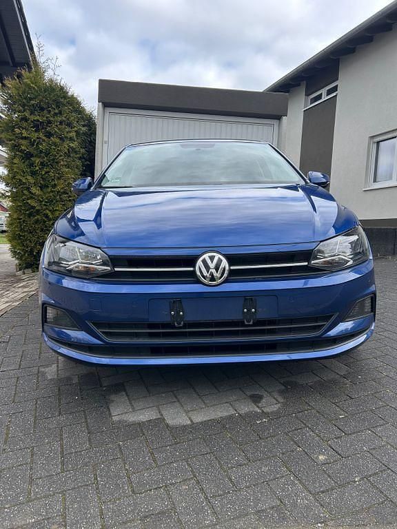 Gebraucht VW Polo Comfortline 75 PS (55 kW) 2018 Blau Kleinwagen