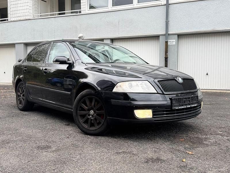 Schwarz Gebraucht 2009 Skoda Octavia Ambiente Limousine | 3.199 € (Fairer Preis) - Bild 1/4