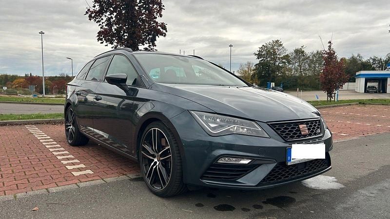 Grau Gebraucht 2020 Cupra Leon Kombi | 22.999 € (Guter Preis) - Bild 1/4