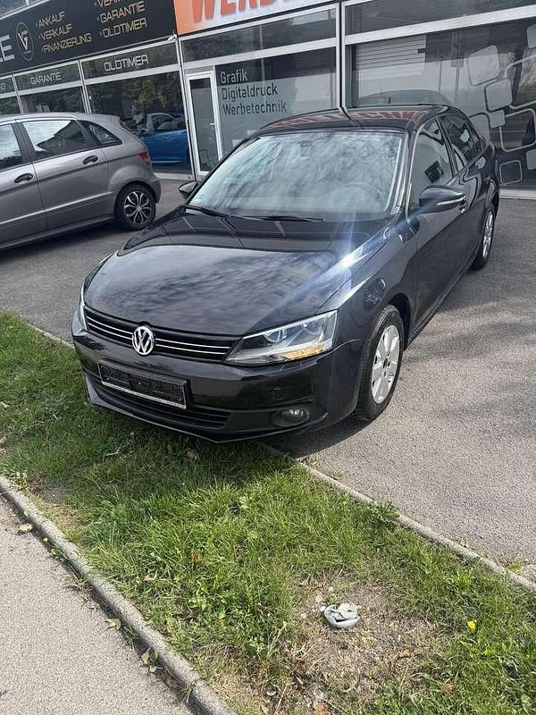 Schwarz Gebraucht 2012 VW Jetta Limousine | 8.500 € (Teuer) - Bild 1/4