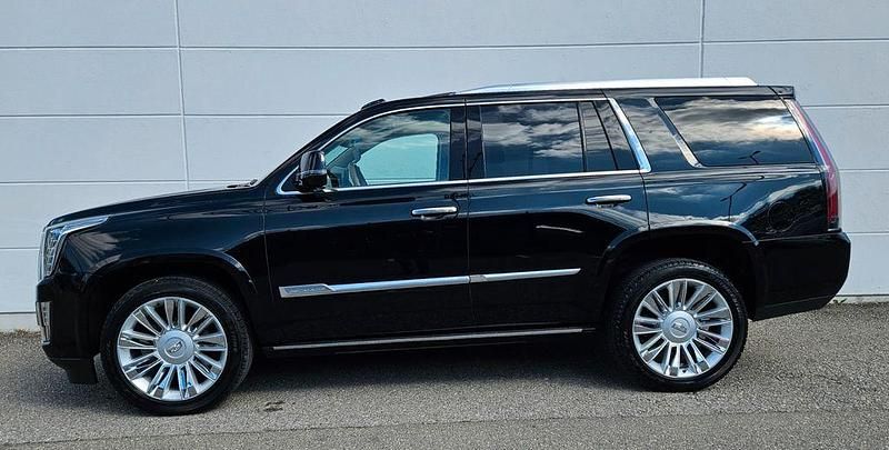 Gebraucht Cadillac Escalade 426 PS (313 kW) 2017 Schwarz SUV