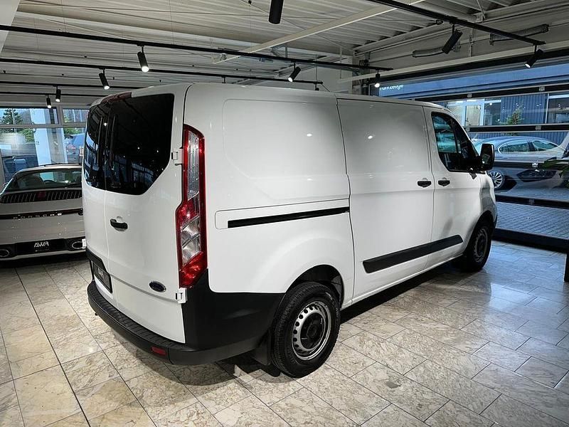 Gebraucht Ford Transit Custom 105 PS (77 kW) 2022 Weiß Van / Kleinbus