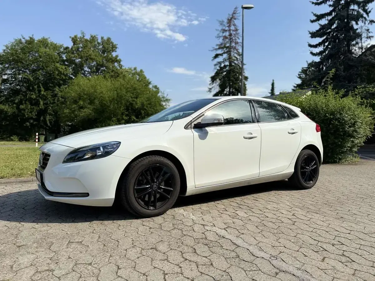 Gebraucht Volvo V40 120 PS (88 kW) 2016 Limousine