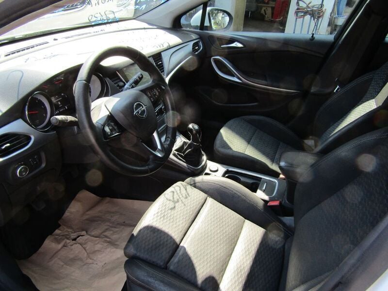 Gebraucht Opel Astra Business 110 PS (80 kW) 2018 Schneeweiss/summitwhite/arctic Kombi