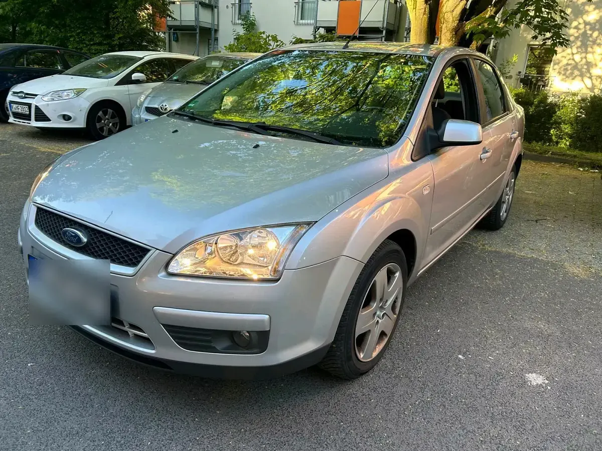 Usata Ford Focus 145 CV (106 kW) 2007 Grigio Berlina