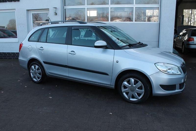 Gebraucht Skoda Fabia Ambition 90 PS (66 kW) 2013 Brilliantsilber metallic Kombi