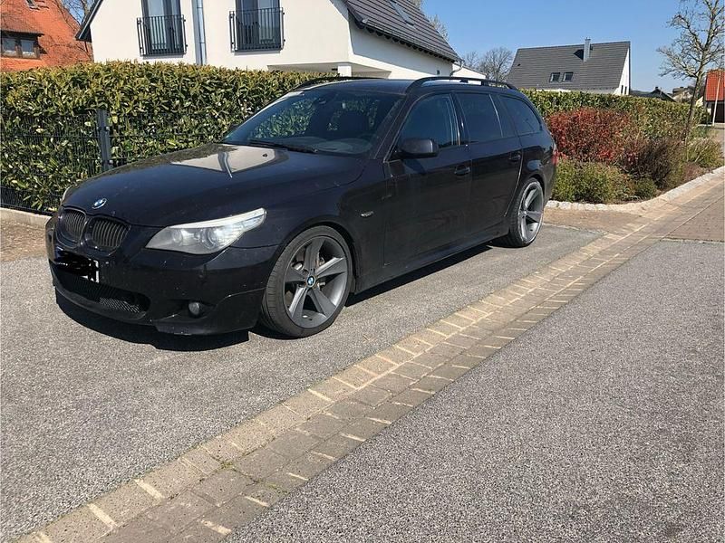 Schwarz Gebraucht 2008 BMW 535 M Sport Kombi | 10.499 € (Teuer) - Bild 1/4