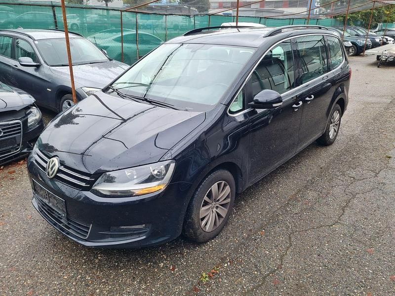 Schwarz Gebraucht 2018 VW Sharan Trendline Van / Kleinbus | 9.900 € (Guter Preis) - Bild 1/4