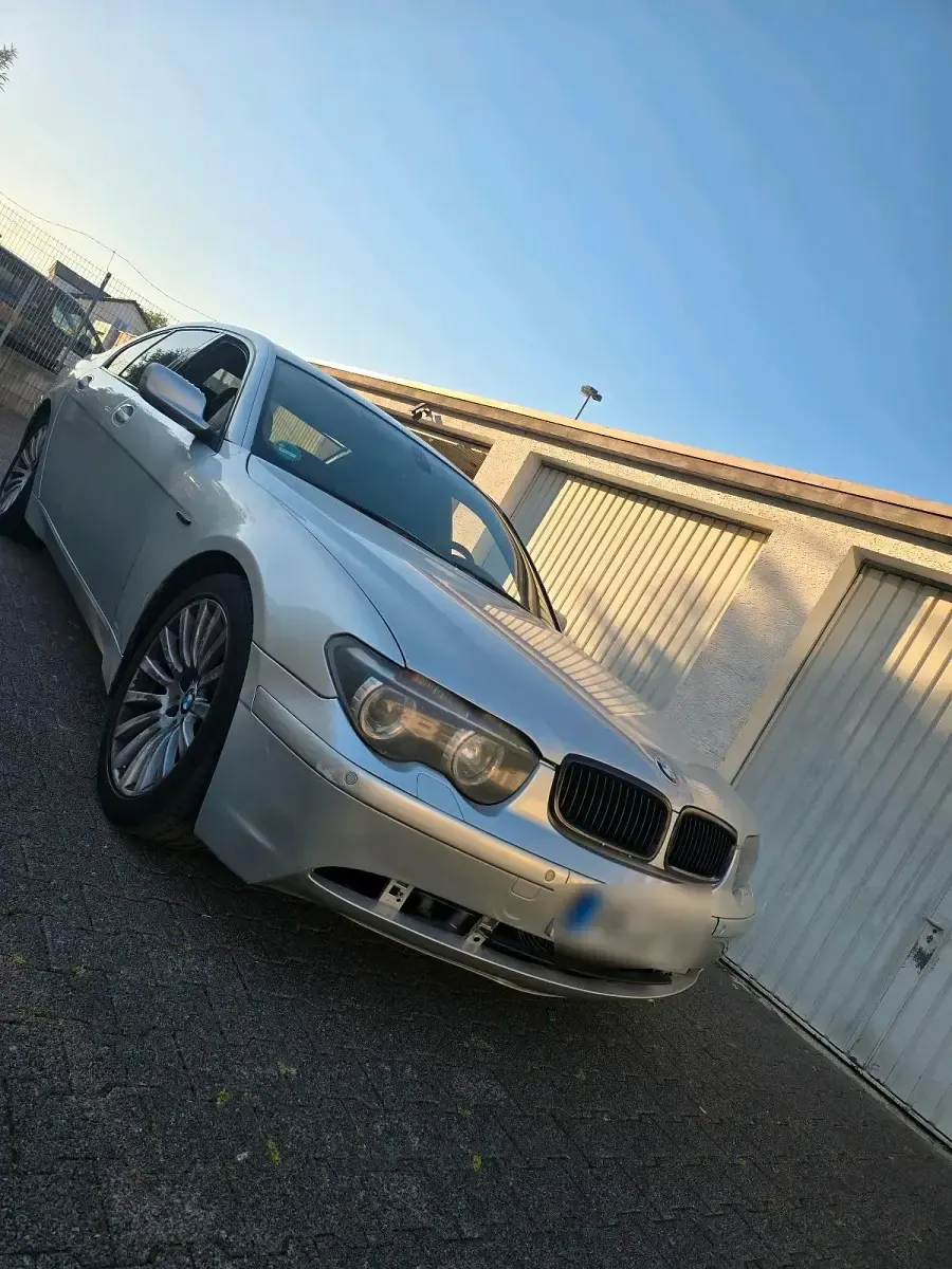 Gebraucht BMW 730 218 PS (160 kW) 2004 Silber Limousine