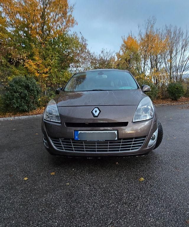 Braun Gebraucht 2011 Renault Grand Scénic III Luxe Van / Kleinbus | 4.000 € (Guter Preis) - Bild 1/4