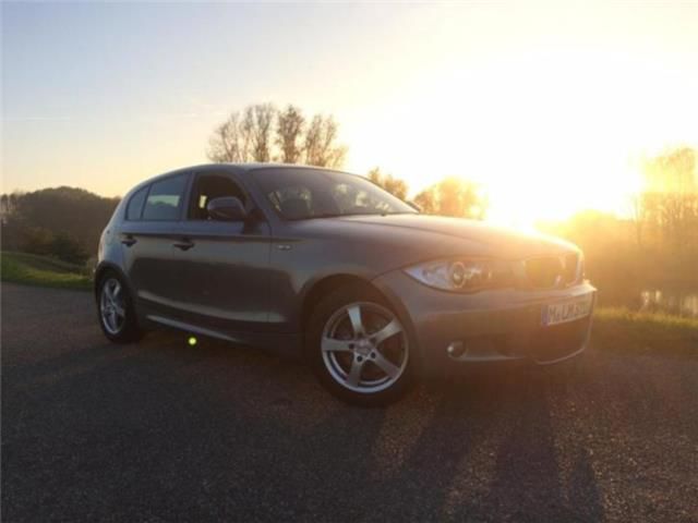 Gebraucht BMW 120 177 PS (130 kW) 2011 Grau Kleinwagen