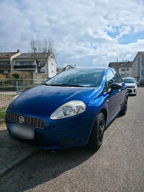 Gebraucht Fiat Grande Punto Active 77 PS (56 kW) 2009 Blau Kleinwagen