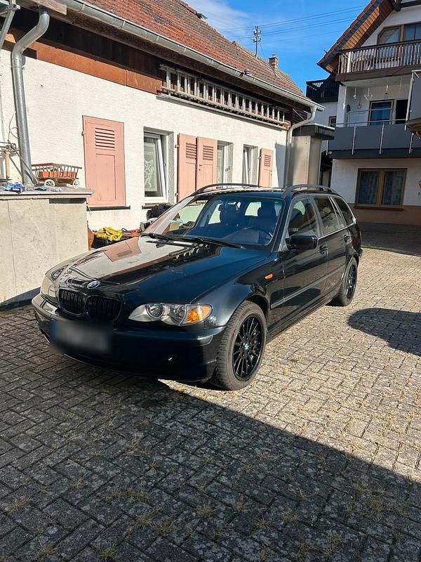 Schwarz Gebraucht 2003 BMW 330 Kombi | 5.900 € (Fairer Preis) - Bild 1/4