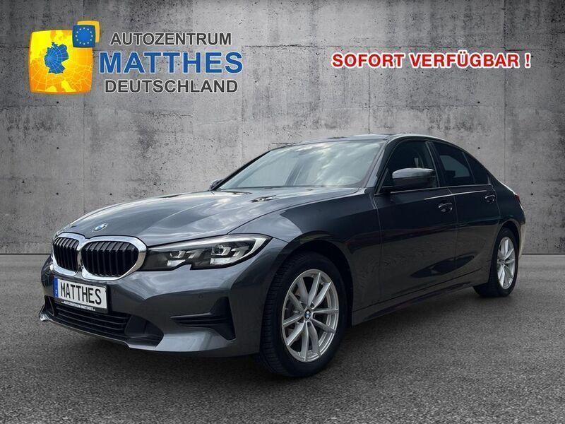 Grau Gebraucht 2020 BMW 320 Sport Line Limousine | 23.900 € (Superpreis) - Bild 1/4