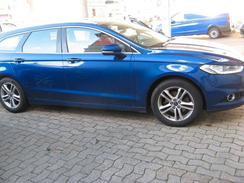 Gebraucht Ford Mondeo Titanium 150 PS (110 kW) 2018 Blau metallic Kombi