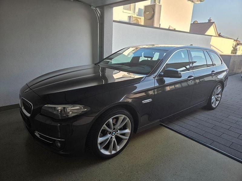 Braun Gebraucht 2015 BMW 520 Luxury Line Kombi | 12.500 € (Fairer Preis) - Bild 1/4