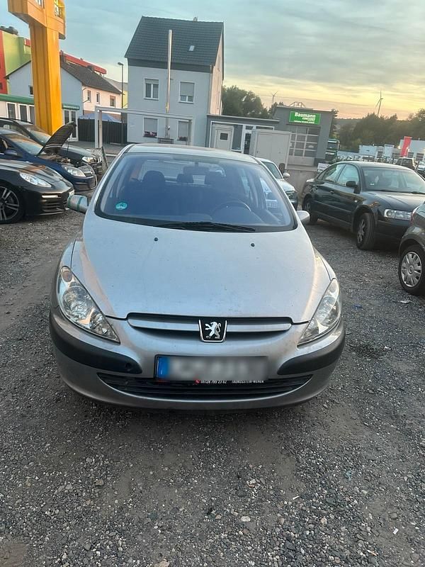 Grau Gebraucht 2001 Peugeot 307 Limousine | 699 € (Superpreis) - Bild 1/4