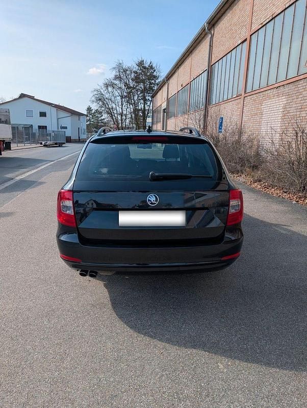 Gebraucht Skoda Superb Exclusive 170 PS (125 kW) 2015 Schwarz Kombi