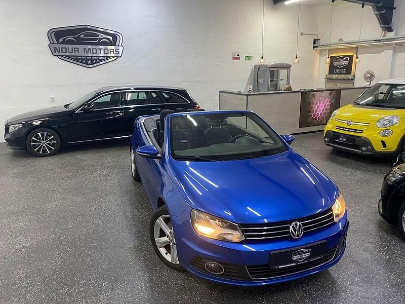 Second-hand VW Eos Highline 160 CP (117 kW) 2011 Albastru Cabrio