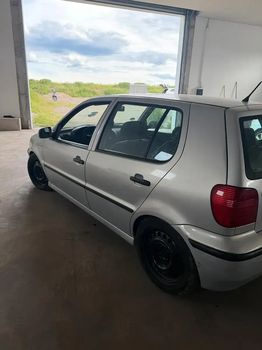 Occasion VW Polo 60 ch (44 kW) 2000 Argent Citadine