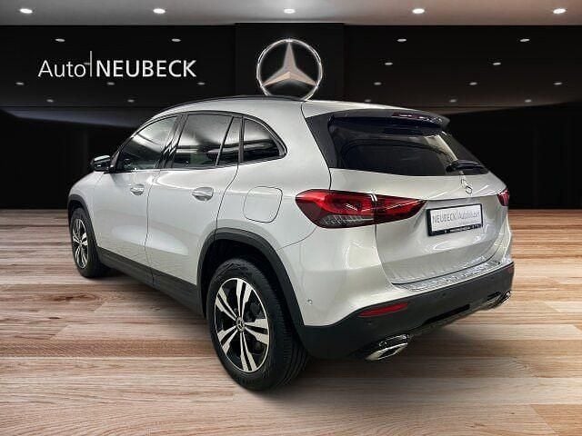 Iridiumsilber Gebraucht 2022 Mercedes GLA220 Progressive SUV | 35.900 € (Guter Preis) - Bild 1/2