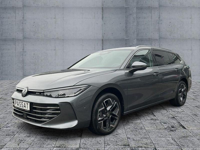 Grau Neu 2025 VW Passat Elegance Kombi | 51.970 € (Fairer Preis) - Bild 1/4