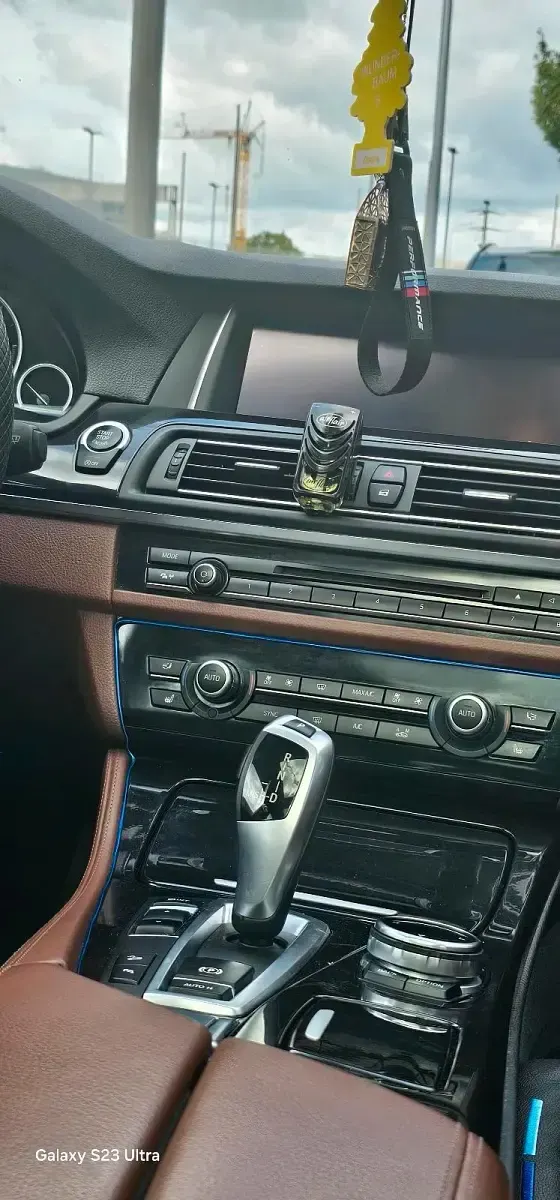 Gebraucht BMW 520 184 PS (135 kW) 2014 Schwarz Kombi