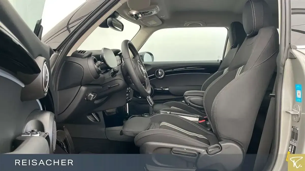 Usata Mini Cooper SE Essential 135 kW (184 CV) 2023 Argento Utilitaria