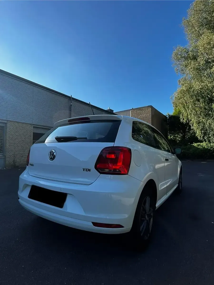 Gebraucht VW Polo 75 PS (55 kW) 2014 Weiß Kleinwagen
