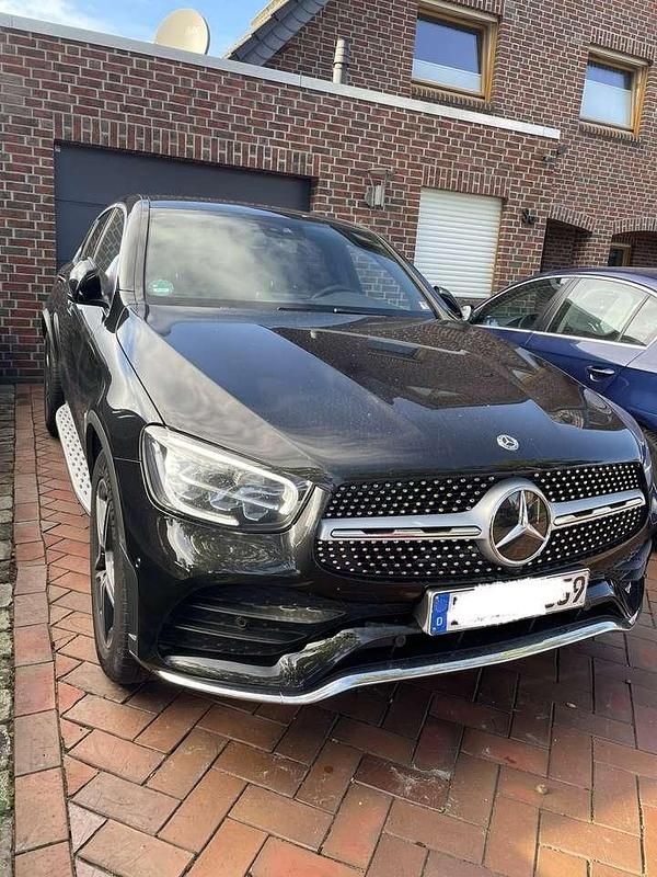 Schwarz Gebraucht 2019 Mercedes GLC220 SUV | 42.700 € (Teuer) - Bild 1/4