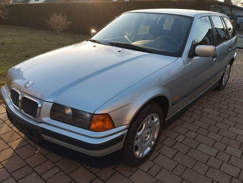 Gebraucht BMW 316 102 PS (75 kW) 1998 Silber Kombi