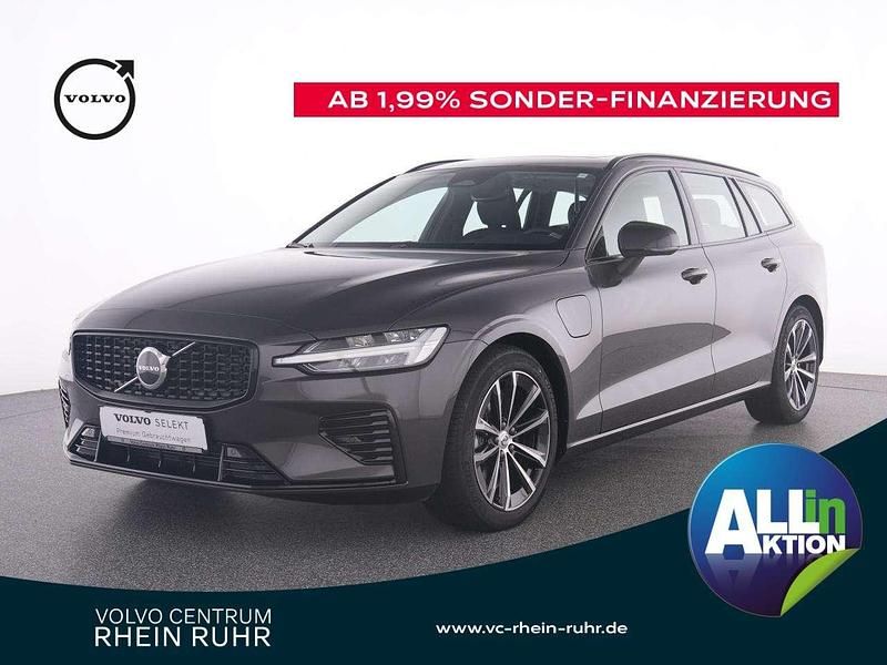 Grau platinum grey / metallic Gebraucht 2022 Volvo V60 Plus Kombi | 36.850 € (Fairer Preis) - Bild 1/2