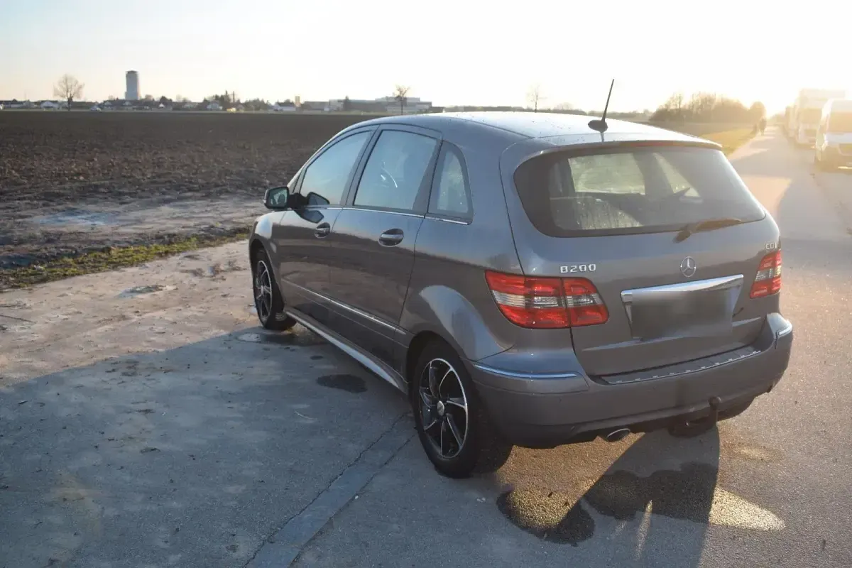 Gebraucht Mercedes B200 150 PS (110 kW) 2010 Grau Van / Kleinbus