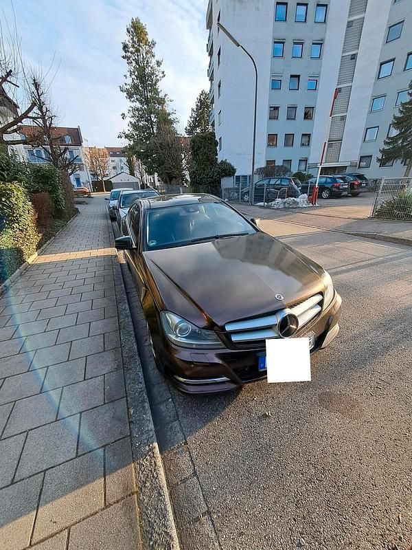 Schwarz Gebraucht 2012 Mercedes C220 Coupé | 5.000 € (Superpreis) - Bild 1/4