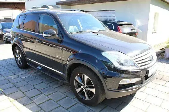 Gebraucht SsangYong Rexton 178 PS (130 kW) 2017 Spaceblack SUV