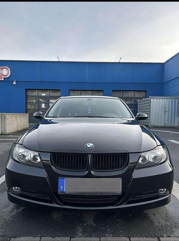 Gebraucht BMW 320 150 PS (110 kW) 2006 Schwarz Limousine