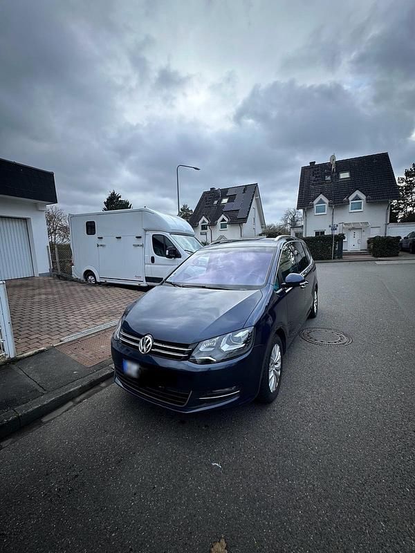 Gebraucht VW Sharan 177 PS (130 kW) 2014 Blau Van / Kleinbus