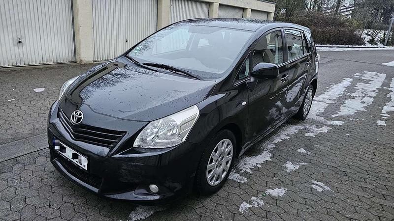 Gebraucht Toyota Verso 126 PS (92 kW) 2010 Schwarz Van / Kleinbus